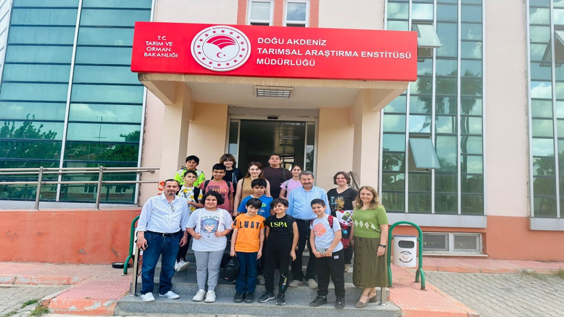 Merkezimiz Ortaokul Öğrencilerine Yönelik Adana Doğu Akdeniz Tarımsal Araştırma Enstitüsü MüdürlüğüneTarım Eğitimi Gezisi Yapıldı.